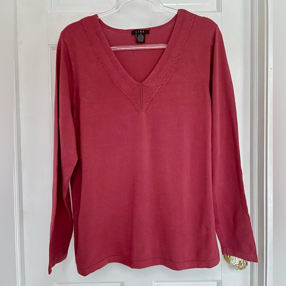 Link Women's rose Pink V-Neck Sweater